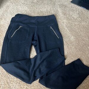 Zipper pocket leggings